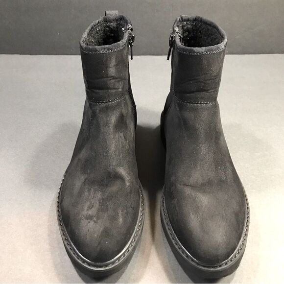 DKNY Donna Karan Women's Black Sherpa Lined Ankle Boots Shoe Size- 6 - Picture 4 of 8